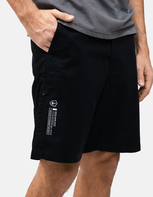 Bermuda shorts with hidden pocket